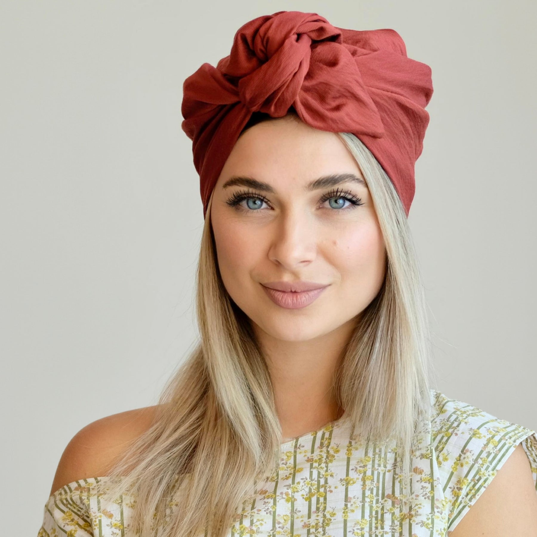 Zahra Maroon-Turban